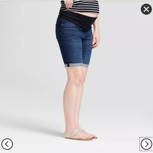 Isabel Maternity Bermuda cross over jean shorts